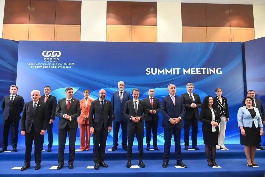  Кириакос Мицотакис приветства участниците в срещата, Петков го няма там 